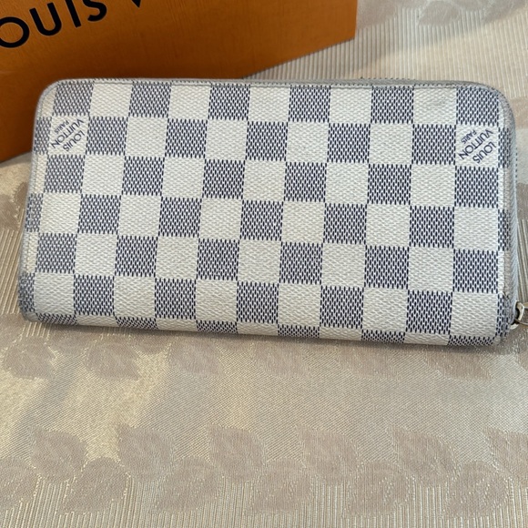 Louis Vuitton Damier Azur Zippy Wallet - Picture 2 of 13